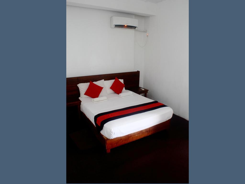 256 Townhouse Rest Hotel Kandy Exterior foto
