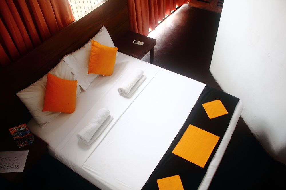 256 Townhouse Rest Hotel Kandy Exterior foto